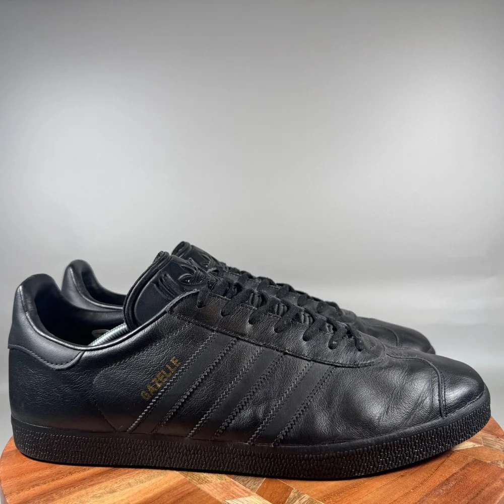 Adidas Gazelle Mens Triple Black Leather Low Top Sneakers BB5497 Size 13.5